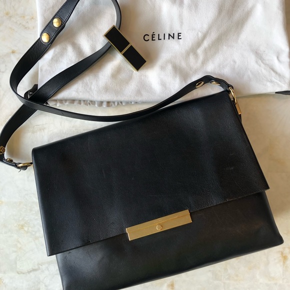 Celine Handbags - CÈLINE SHOULDER BAG